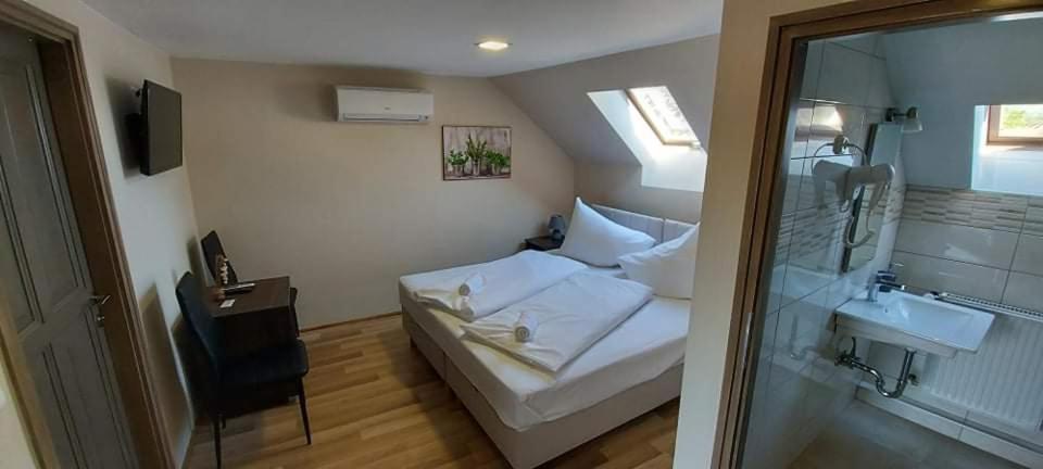 Soerpatika Vendeghaz Hotel Badacsonytomaj Room photo
