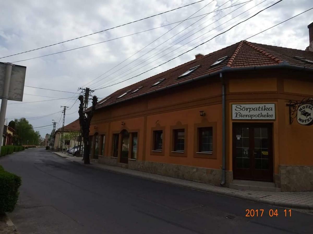 Soerpatika Vendeghaz Hotel Badacsonytomaj Exterior photo